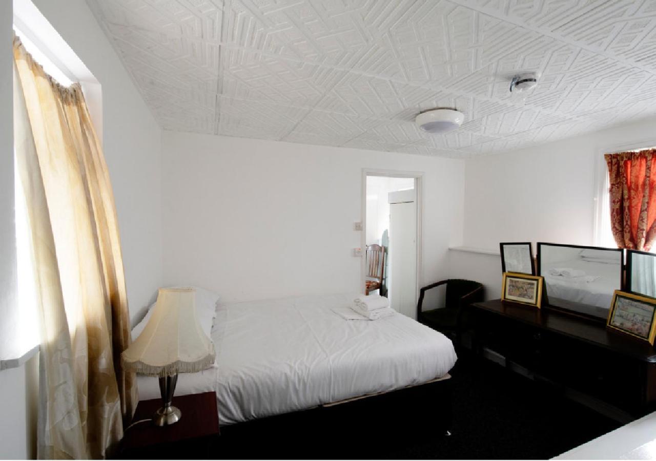 Hotels 24-7 - The Old Victoria Hotel Newport  Extérieur photo
