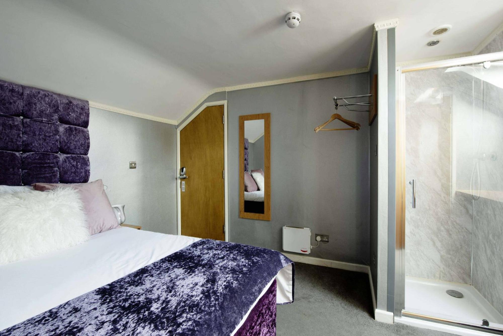 Hotels 24-7 - The Old Victoria Hotel Newport  Extérieur photo